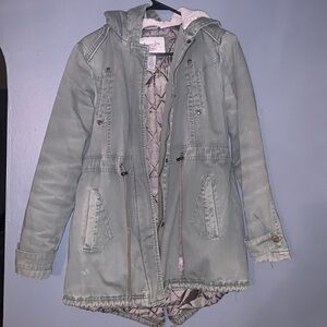 American rag jacket. Sized small. Army green.